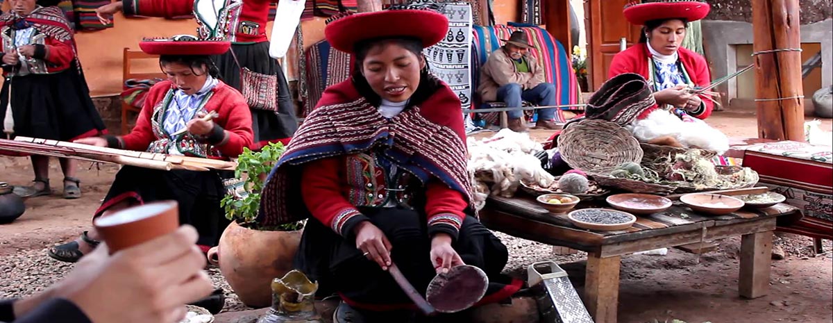 Demonstration of natural dyeing