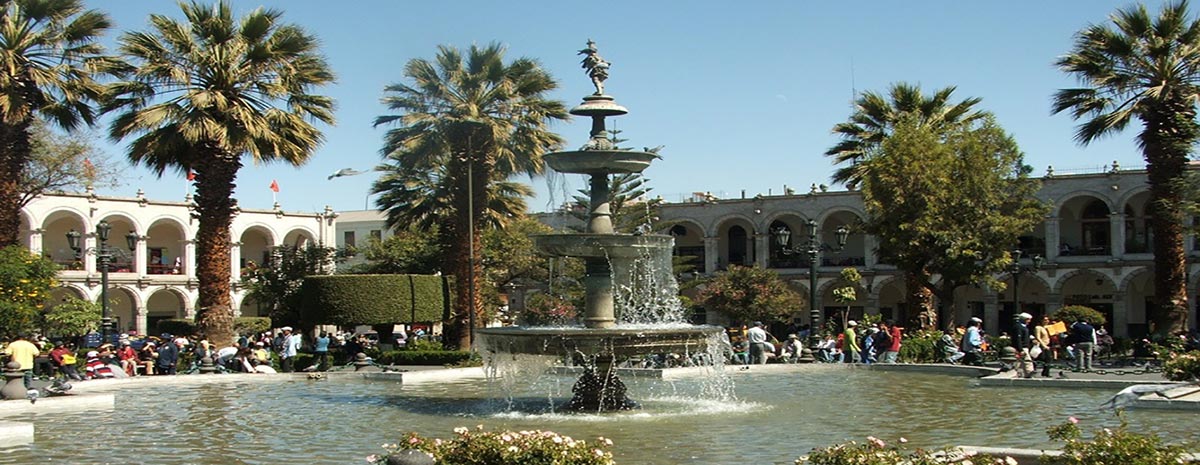 Vista espetacular da praça principal de Arequipa