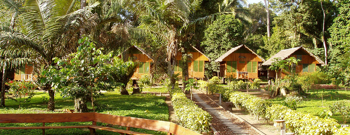 Albergue no meio da selva peruana